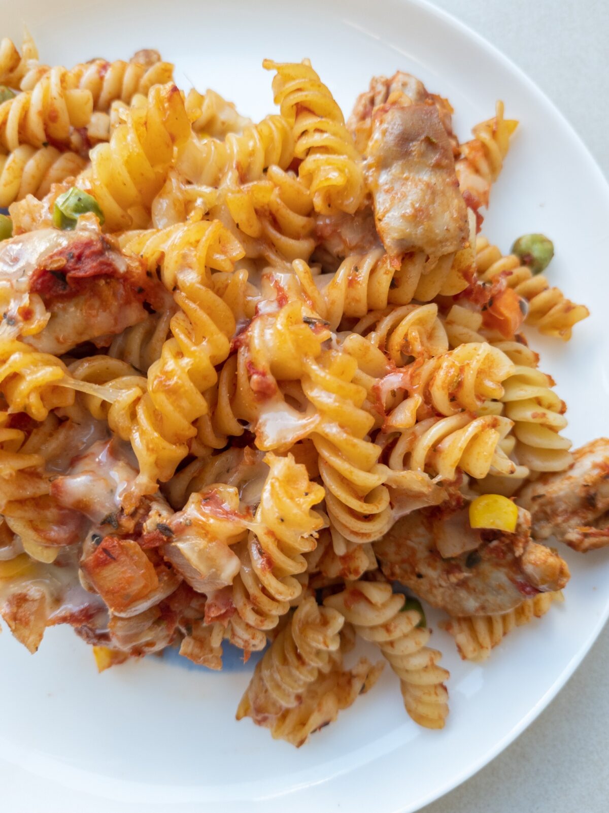 Healthy Tomato Chicken Pasta Bake With Vegetables - Table of Laughter